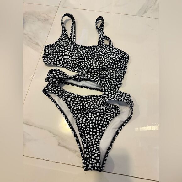Polkadot one piece bathing suit. #5 - Picture 1 of 6